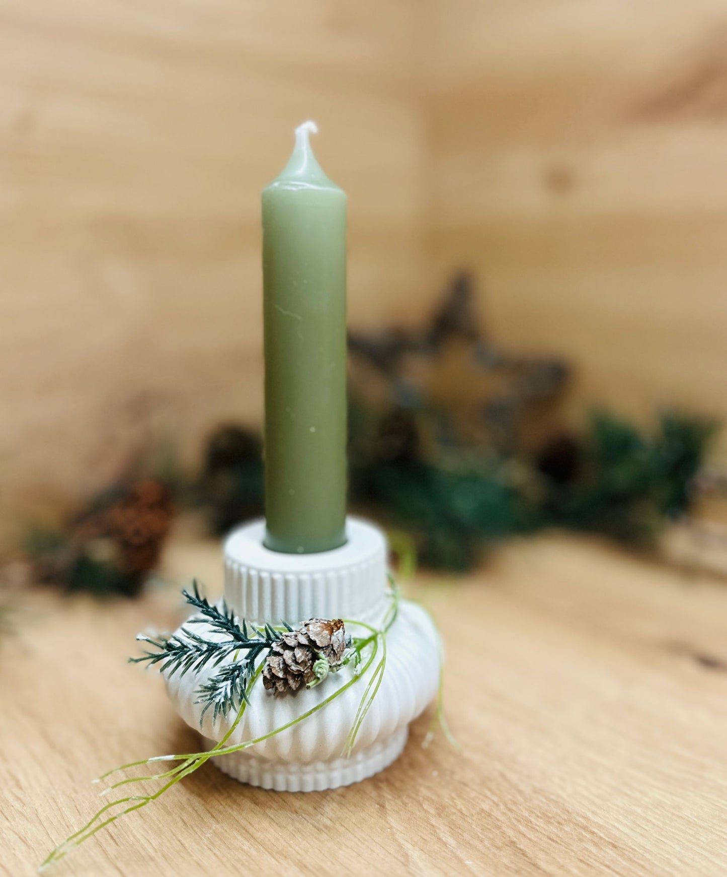 Schöner Kerzenhalter aus Raysin