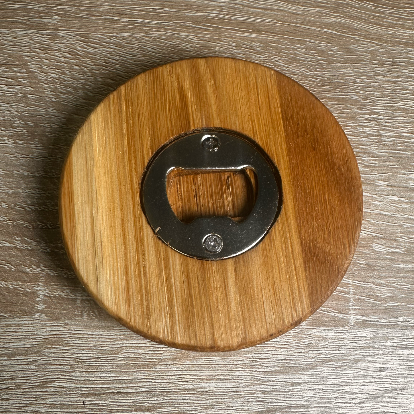 🌲🍺 Der ultimative Camper-Flaschenöffner – Perfekt ausgerichtet und persönlich gestaltet! 🚐✨